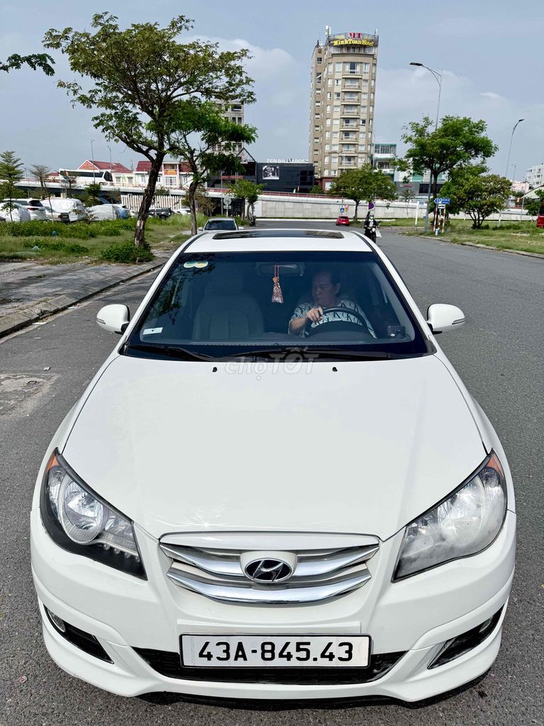 Hyundai Avante 2011 - ảnh 2