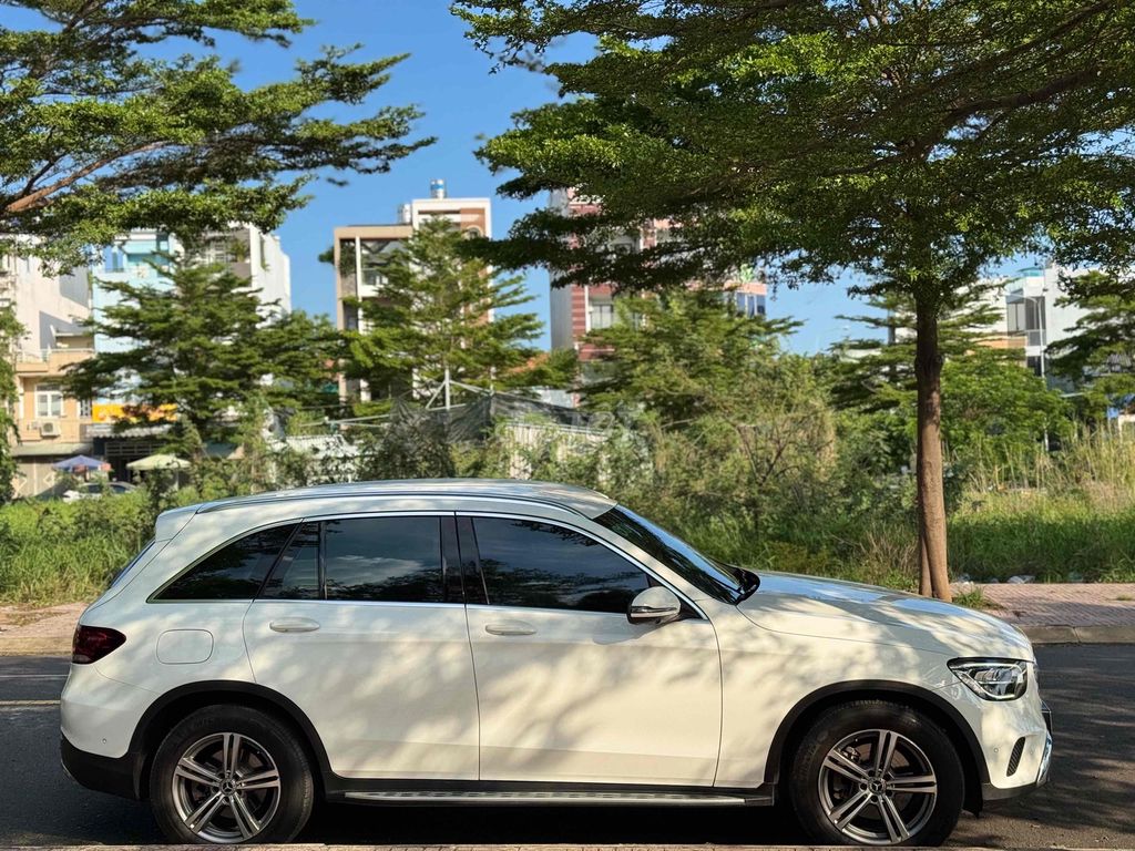 Mercedes-Benz GLC 200 2022 - ảnh 3