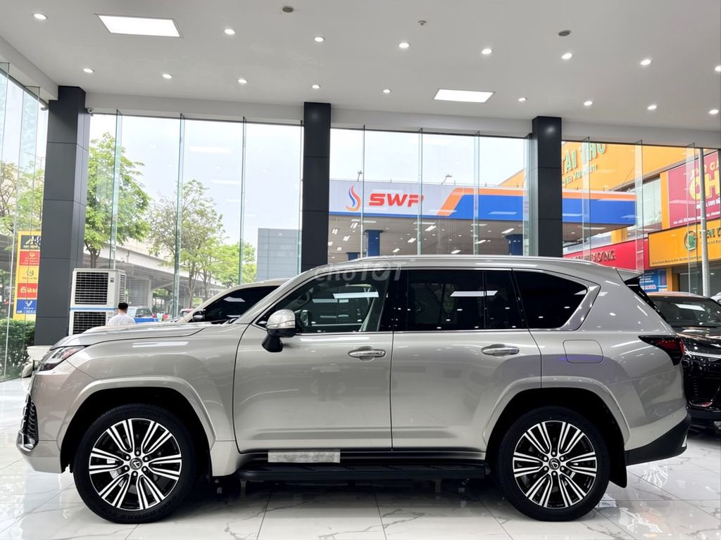 Lexus LX 600 Urban 2026 - ảnh 4