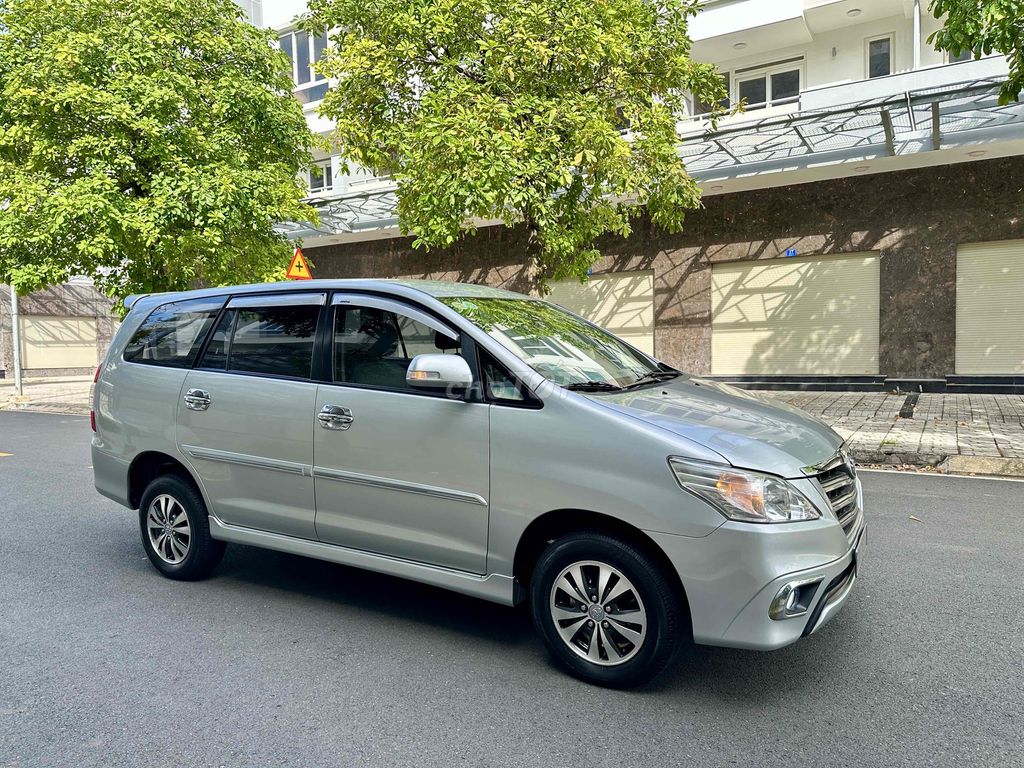 Toyota Innova 2.0E 2015 - ảnh 1