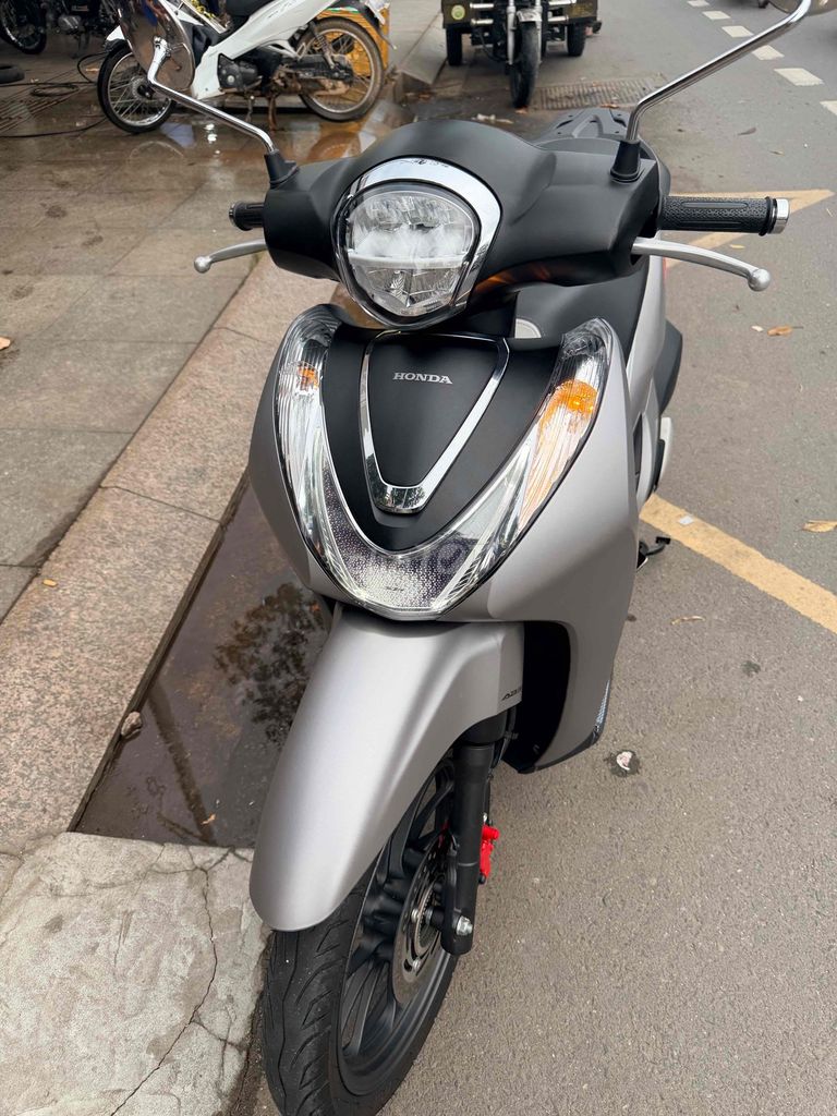 Honda SH Mode 2025 - ảnh 1