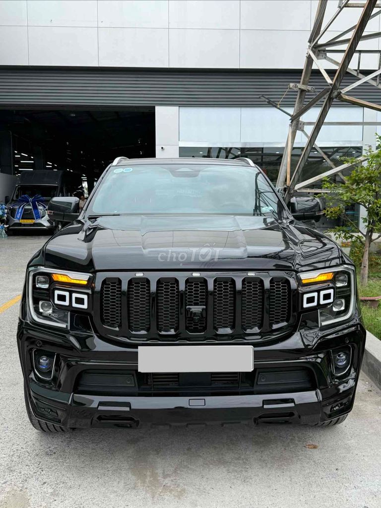 Ford Everest 2023 - ảnh 1