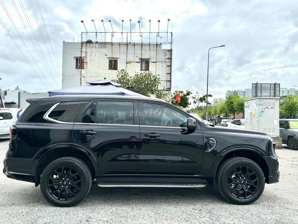 Ford Everest 2023 - ảnh 4