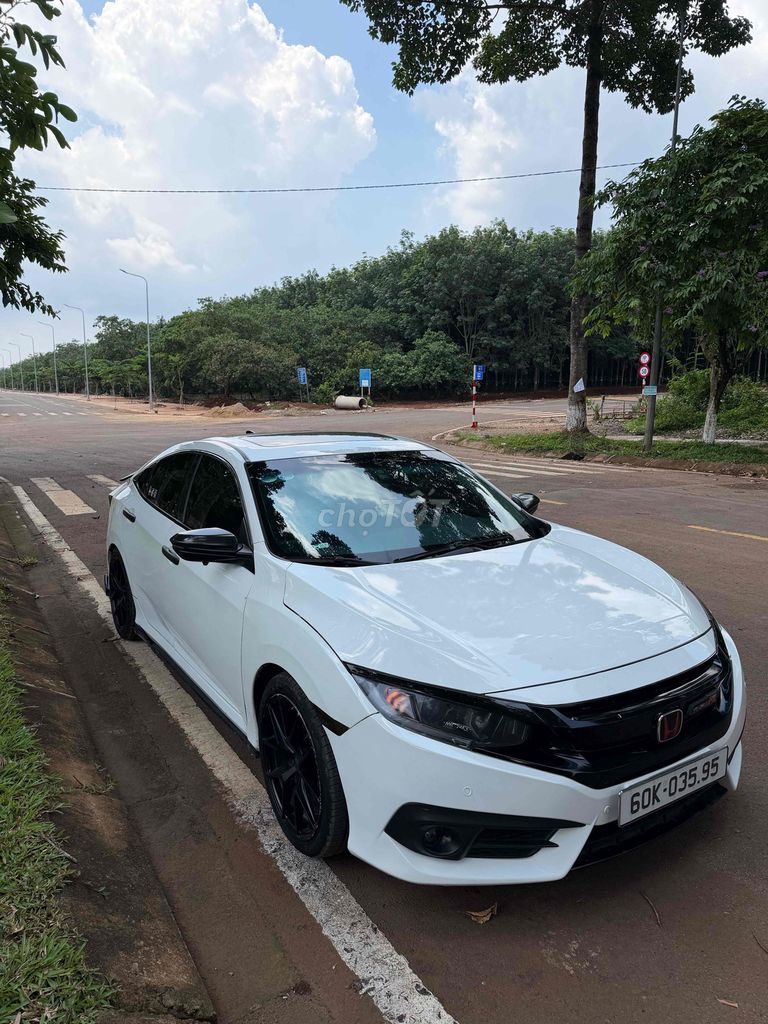 Honda Civic 2017 - ảnh 1