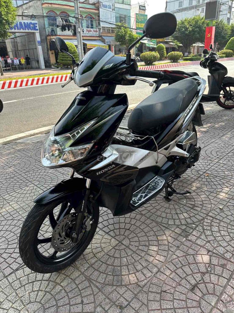 Honda Air Blade 2010 - ảnh 2