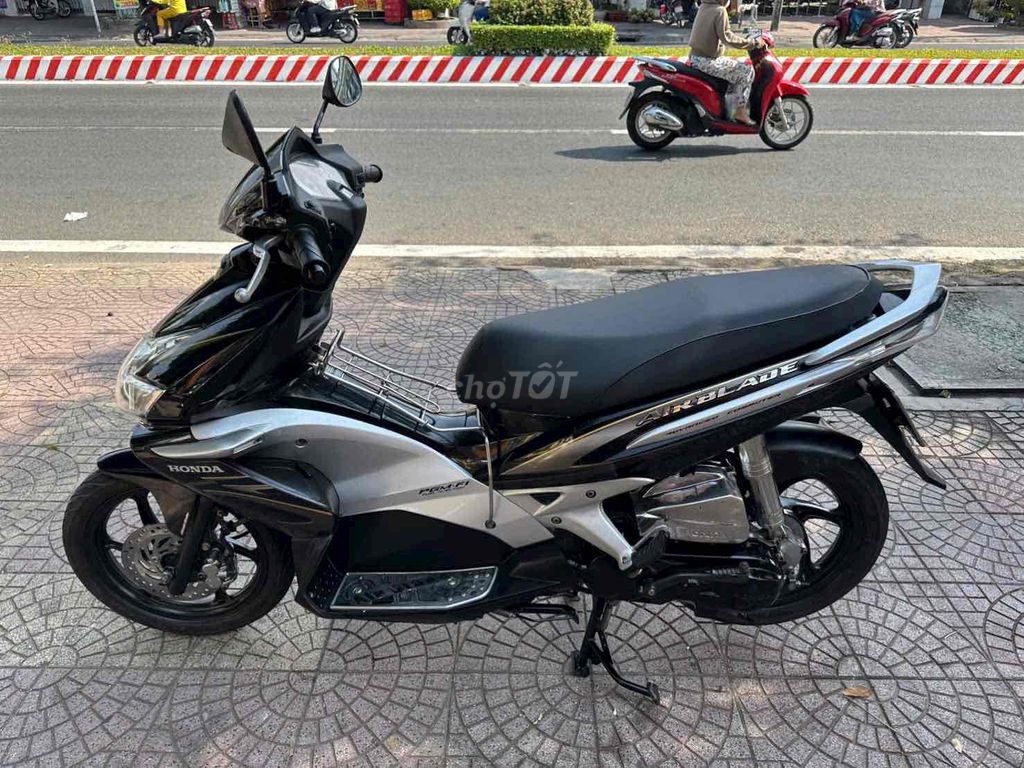 Honda Air Blade 2010 - ảnh 4