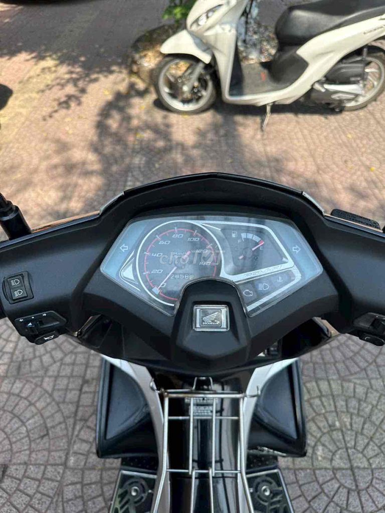 Honda Air Blade 2010 - ảnh 5