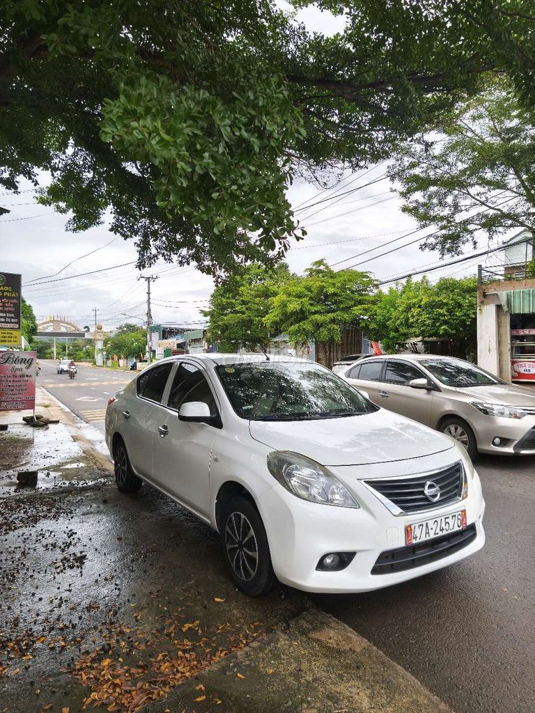 Nissan Sunny - ảnh 1