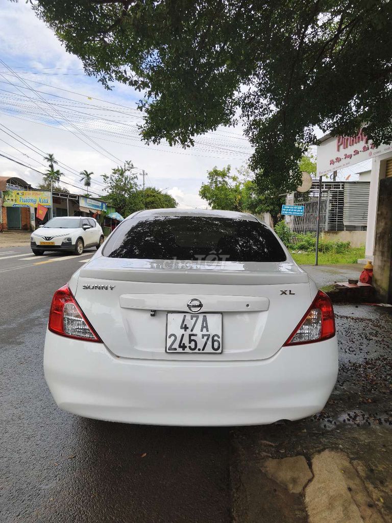 Nissan Sunny - ảnh 5