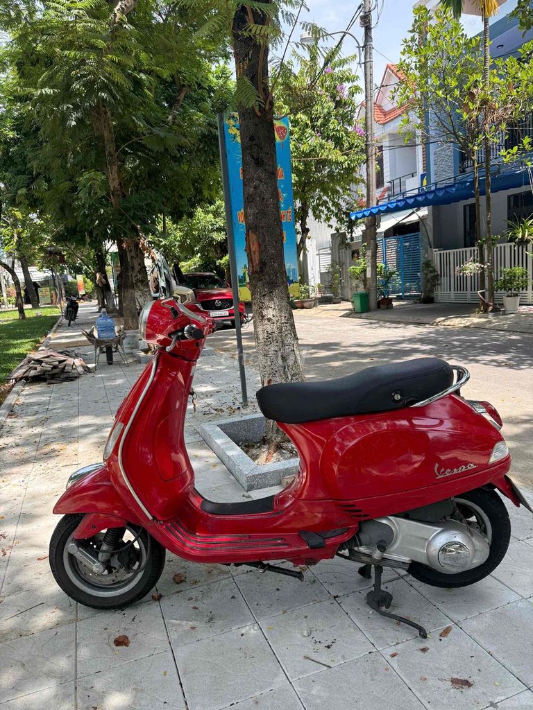 Piaggio Vespa 2011 - ảnh 3