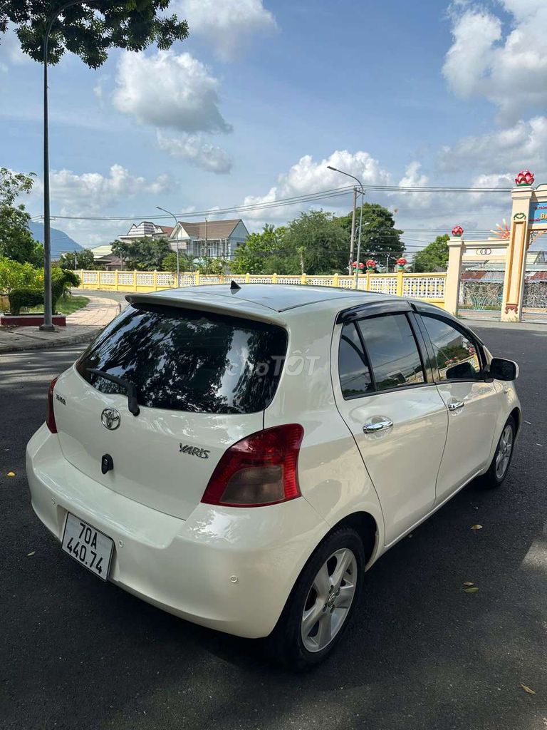 Toyota Yaris 2007 - ảnh 3