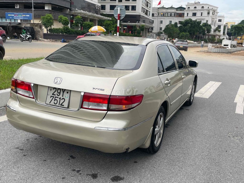 Honda Accord 2004 - ảnh 2