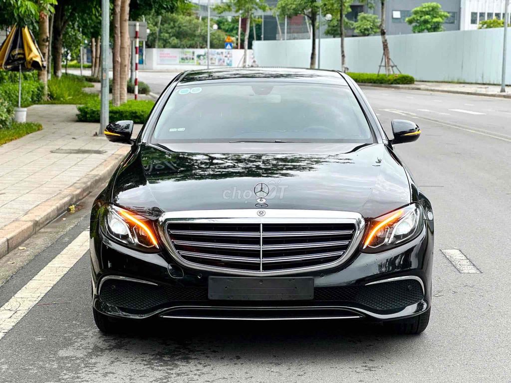 Mercedes-Benz 2018 - ảnh 1