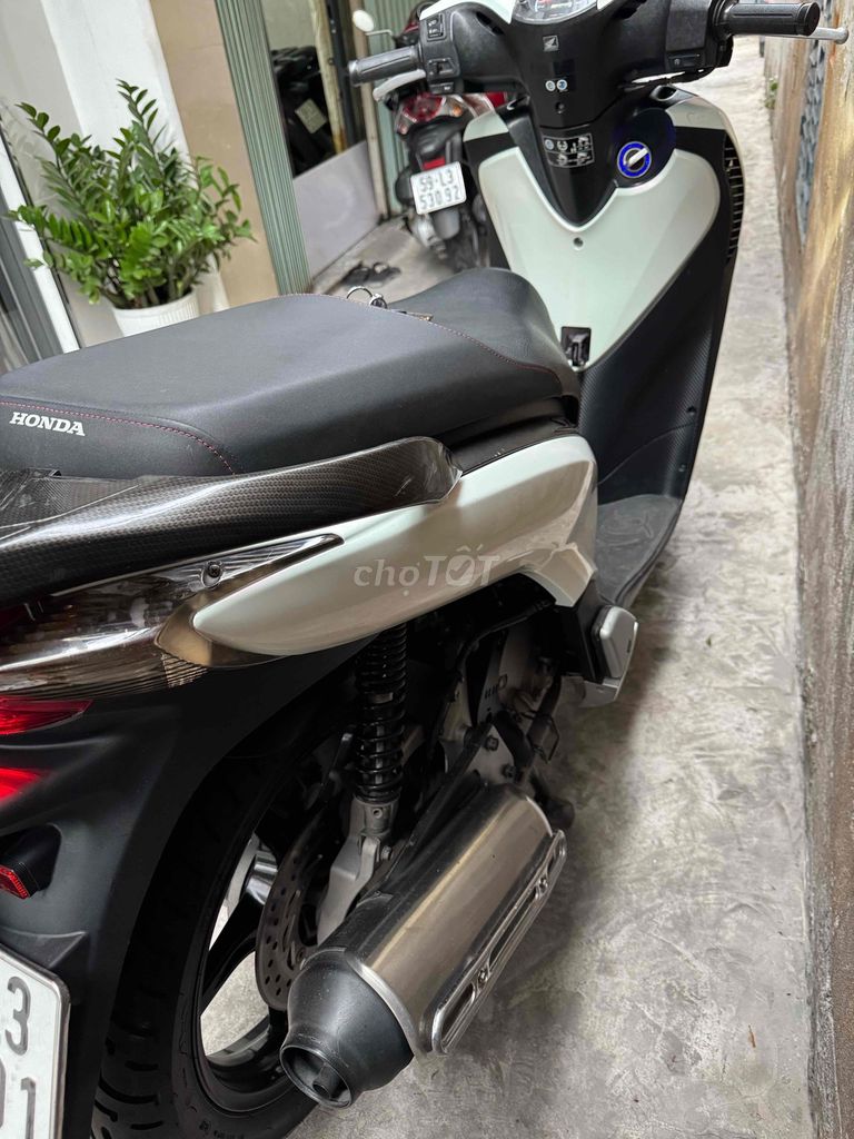 Honda SH 2011 - ảnh 3