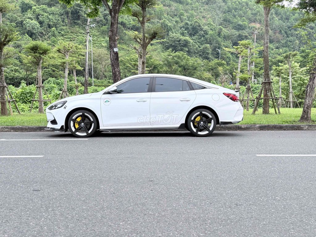 MG MG5 - ảnh 1