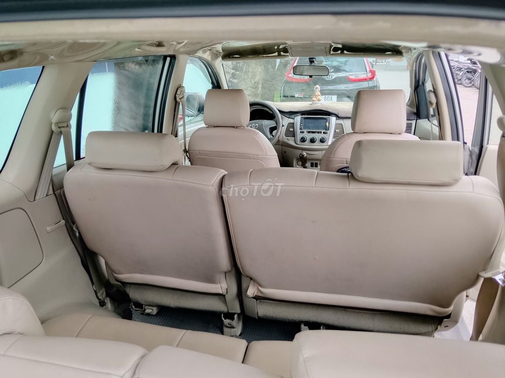 Toyota Innova 2.0E - ảnh 4