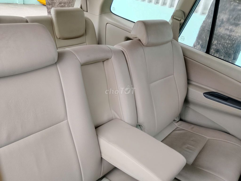 Toyota Innova 2.0E - ảnh 5