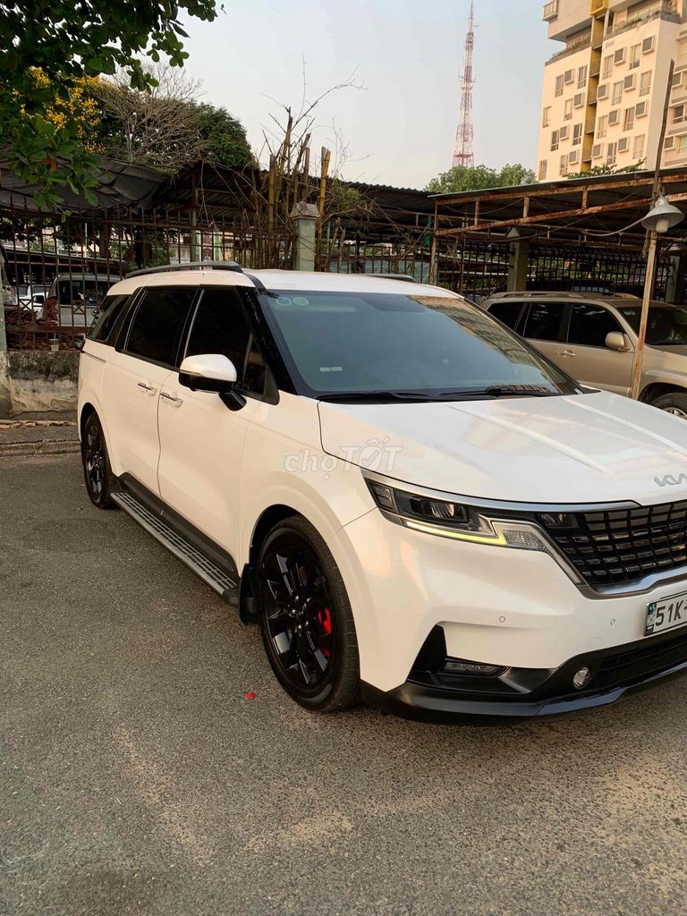 Kia Carnival - ảnh 2