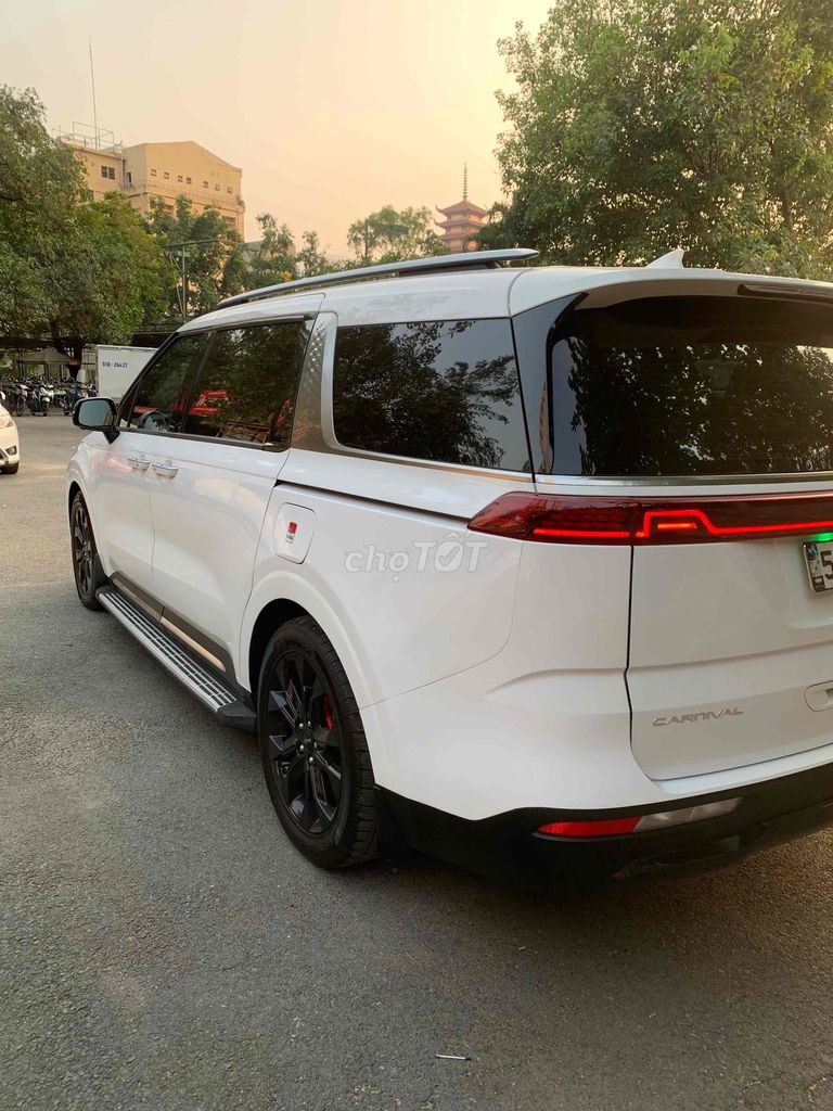 Kia Carnival - ảnh 4