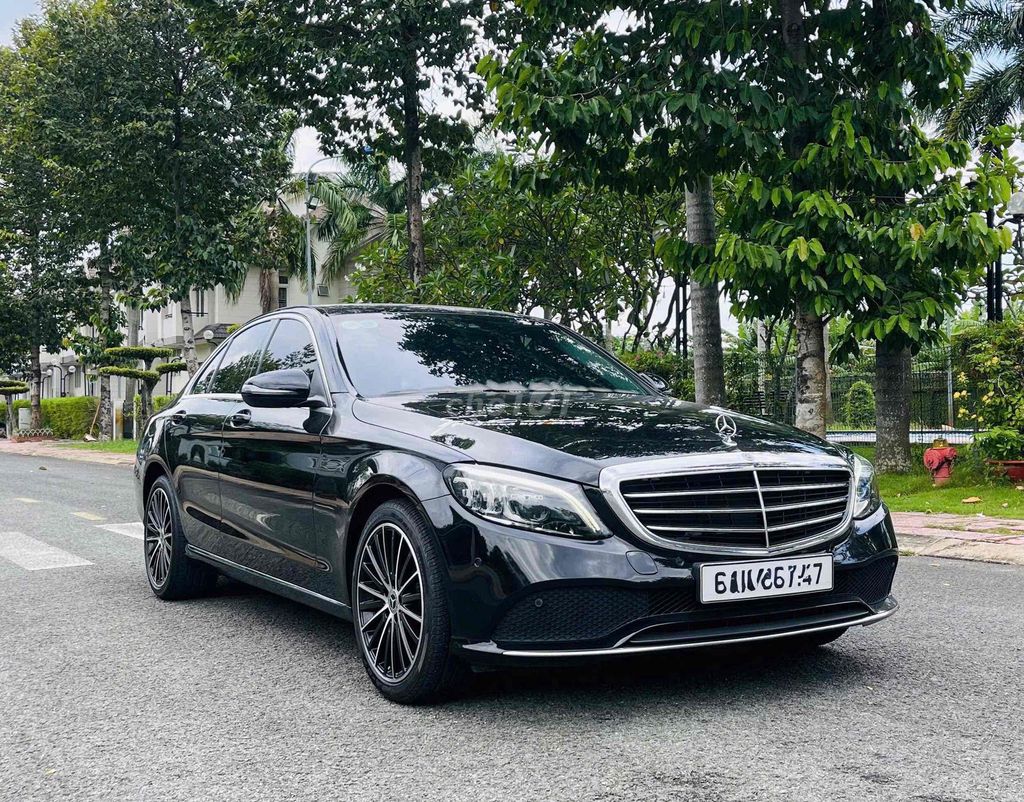 Mercedes-Benz 2021 - ảnh 1