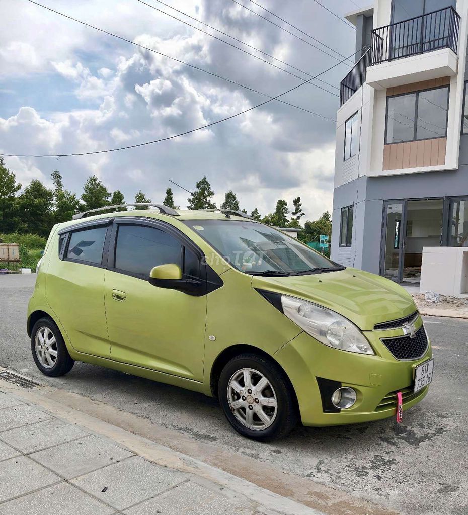 Chevrolet Spark - ảnh 1