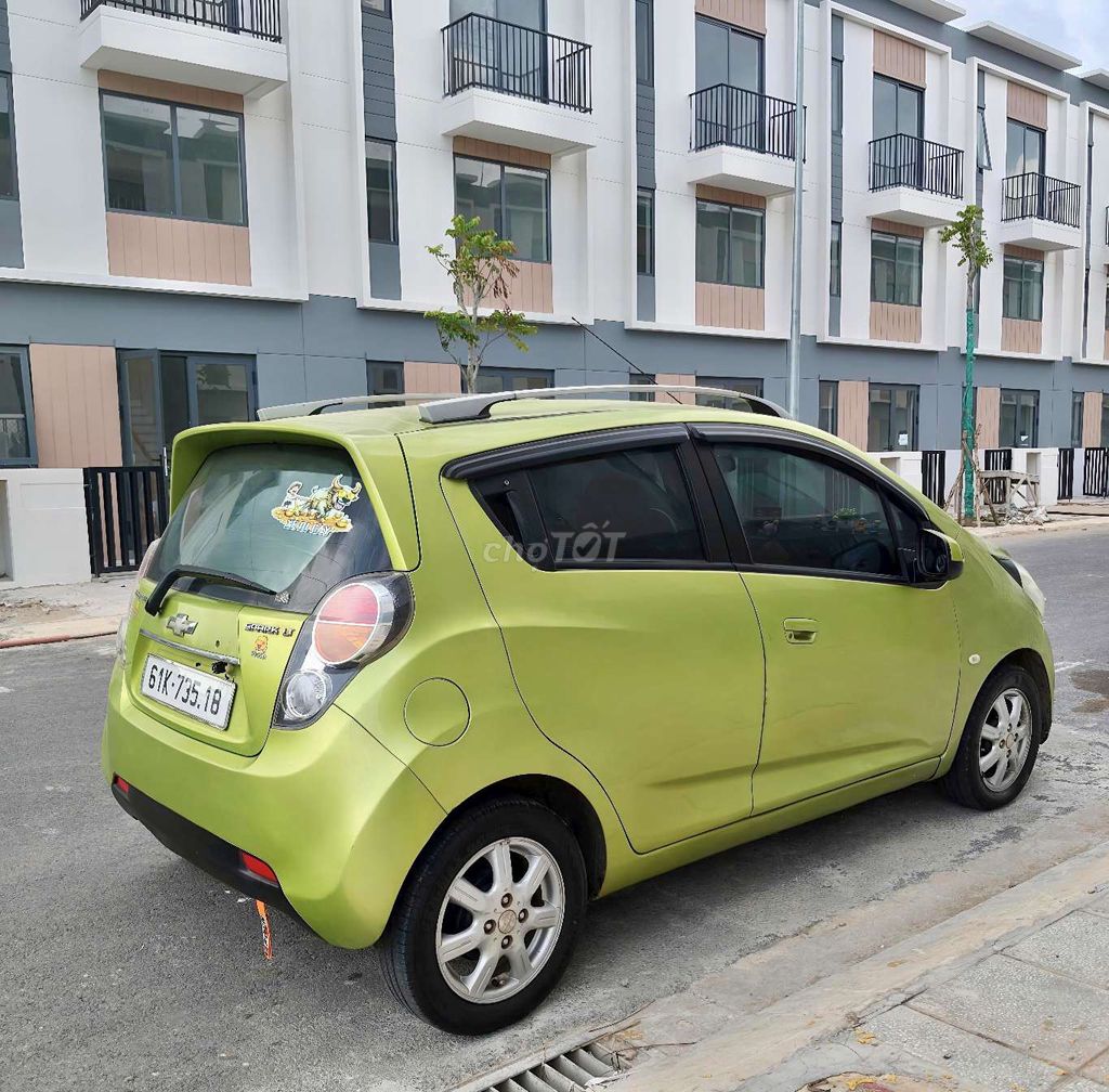 Chevrolet Spark - ảnh 2