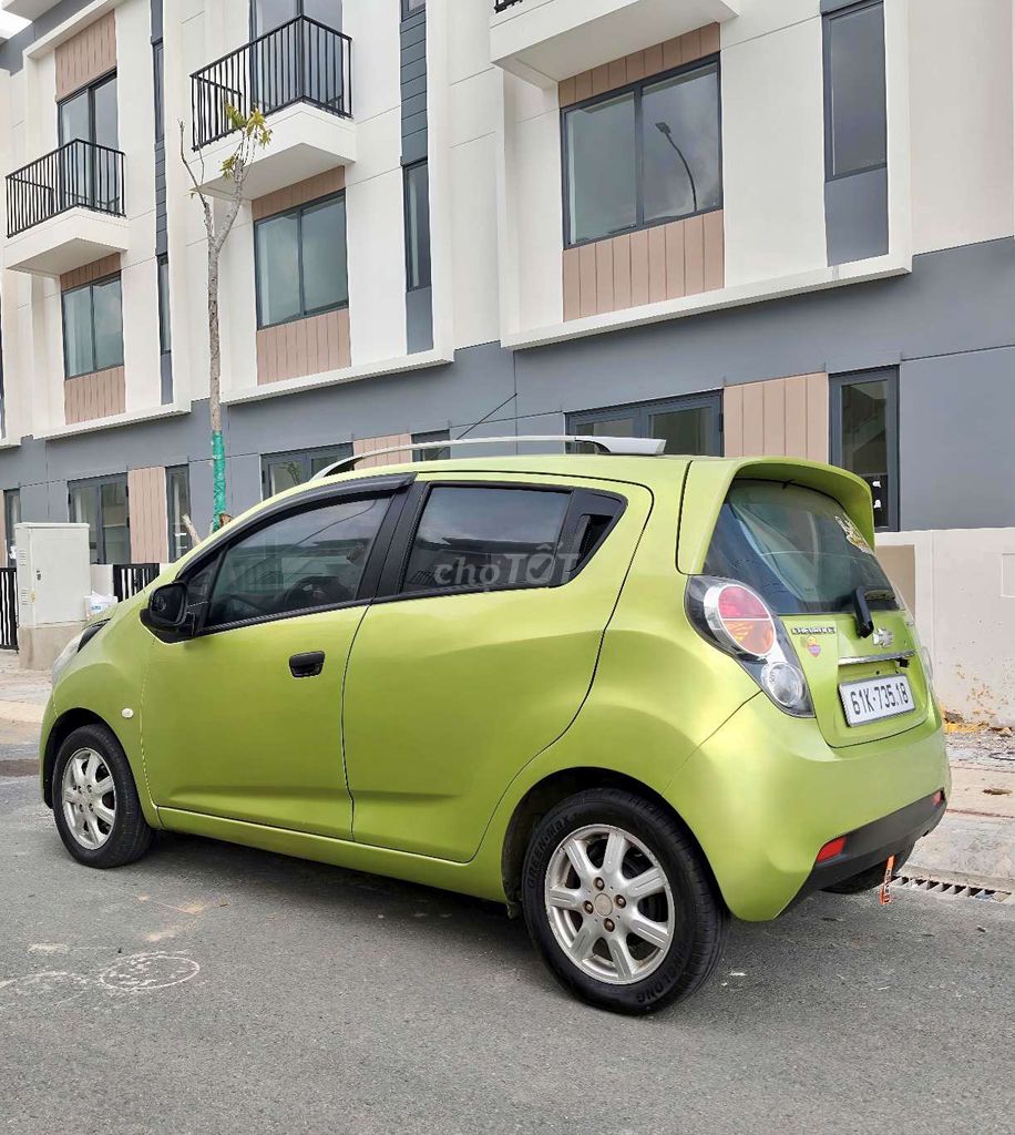 Chevrolet Spark - ảnh 4