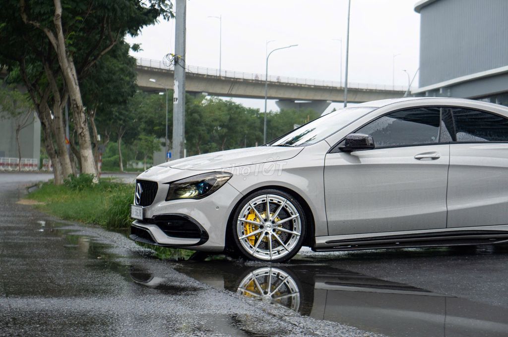 Mercedes-Benz - ảnh 1