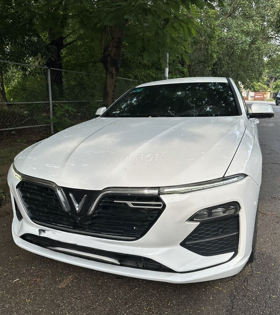 VinFast Lux A2.0 2023 - ảnh 1