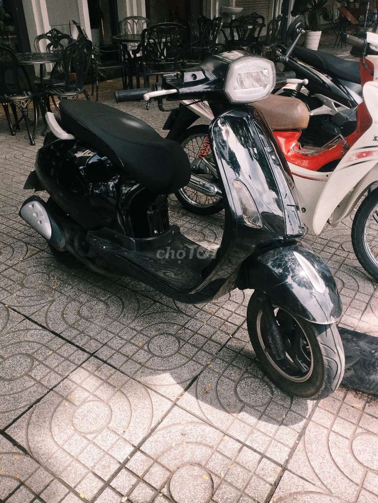 Vespa 2022 - ảnh 1