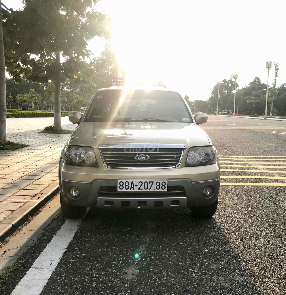 Ford Escape 2004 - ảnh 2