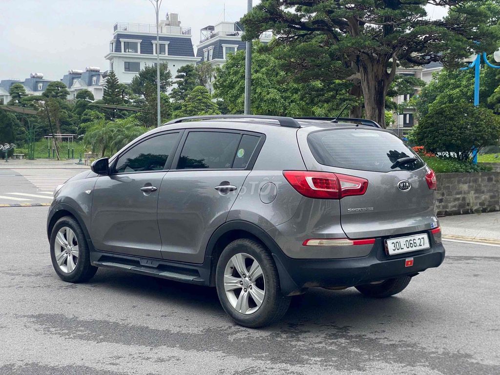 Kia Sportage - ảnh 2