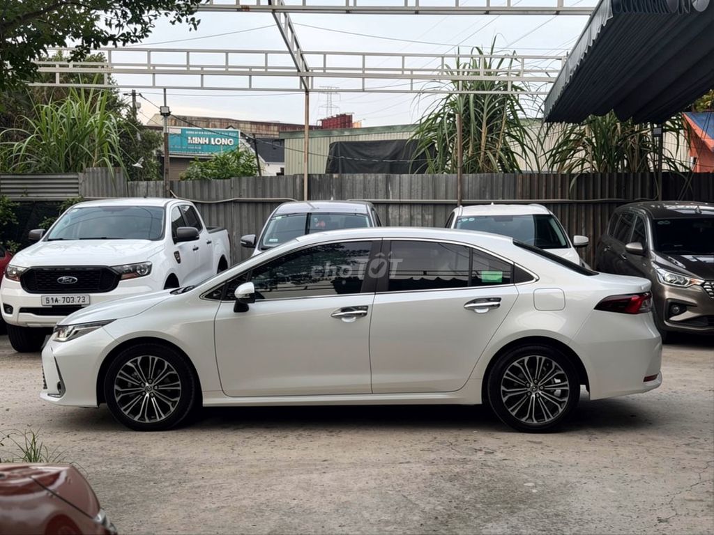 Toyota Corolla altis 1.8V 2022 - ảnh 2