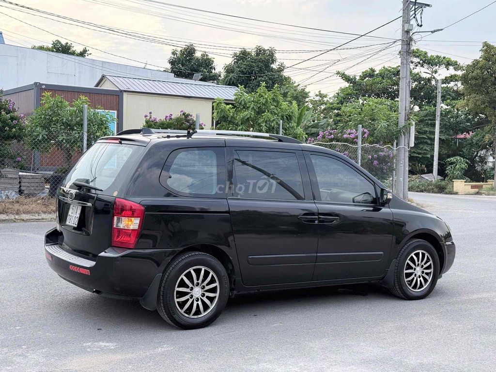 Kia Carnival 2010 - ảnh 5