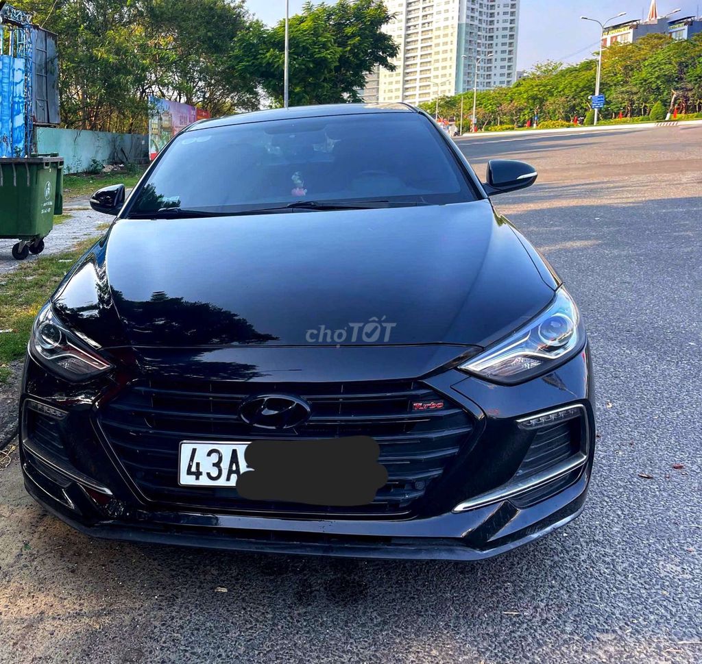 Hyundai Elantra 2018 - ảnh 1