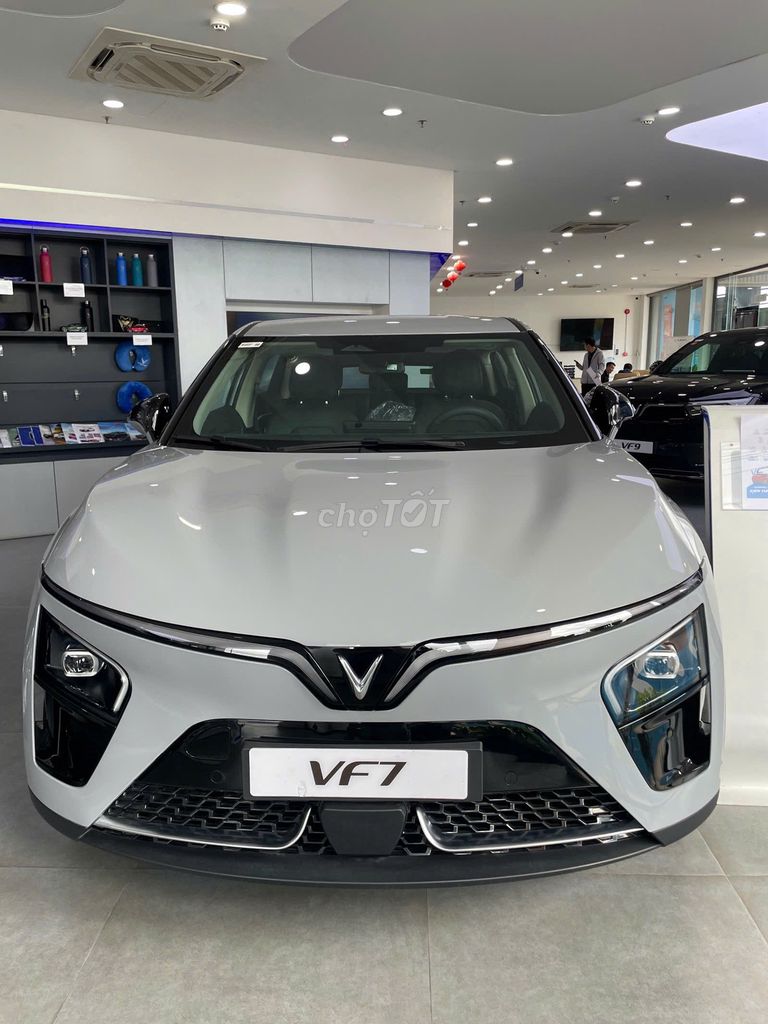 VinFast VF7 - ảnh 2