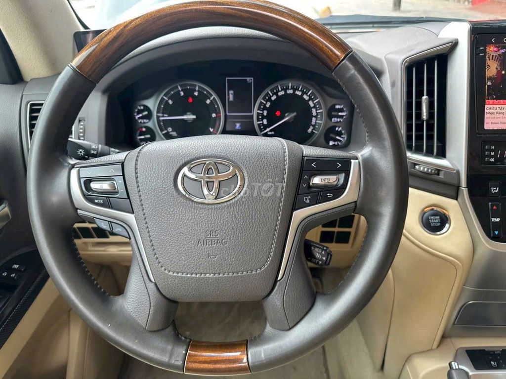 Toyota Land Cruiser 2016 - ảnh 4