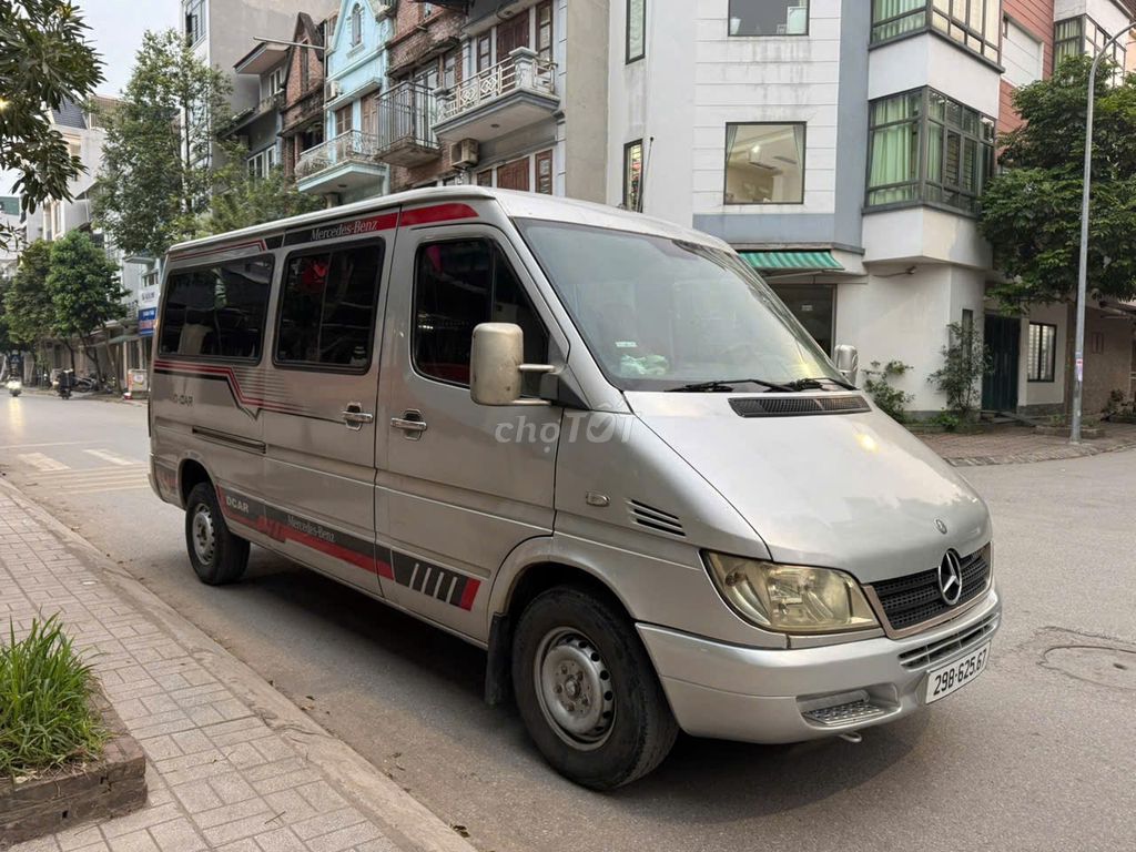 Mercedes-Benz Sprinter 2010 - ảnh 2