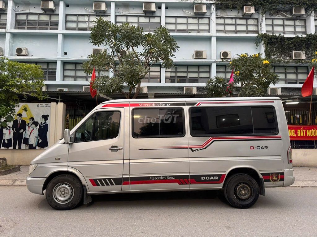 Mercedes-Benz Sprinter 2010 - ảnh 3