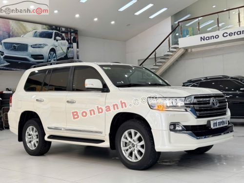 Toyota Land Cruiser VX 4.6 V8 2017 - ảnh 2