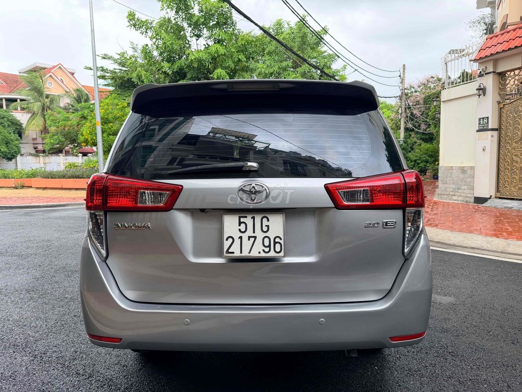 Toyota Innova 2.0E 2017 - ảnh 5