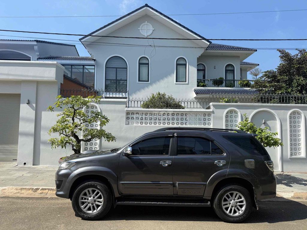 Toyota Fortuner 2014 - ảnh 2