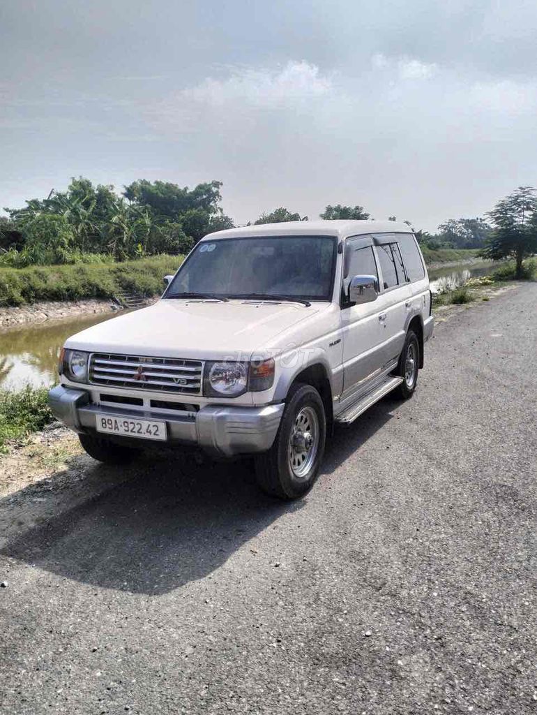 Mitsubishi Pajero - ảnh 1