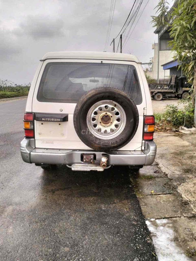 Mitsubishi Pajero - ảnh 2
