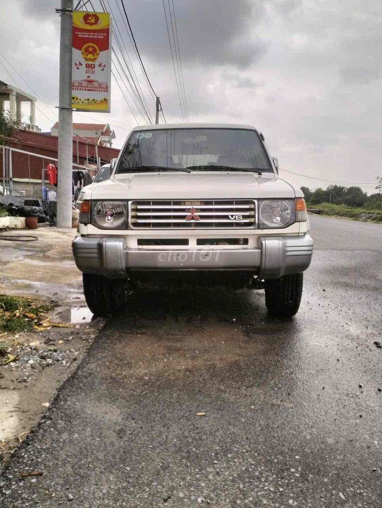 Mitsubishi Pajero - ảnh 4