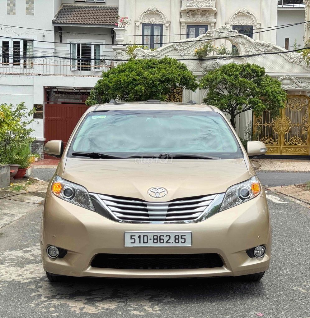 Toyota Sienna 2012 - ảnh 1