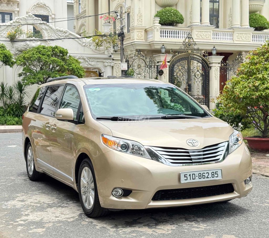 Toyota Sienna 2012 - ảnh 2
