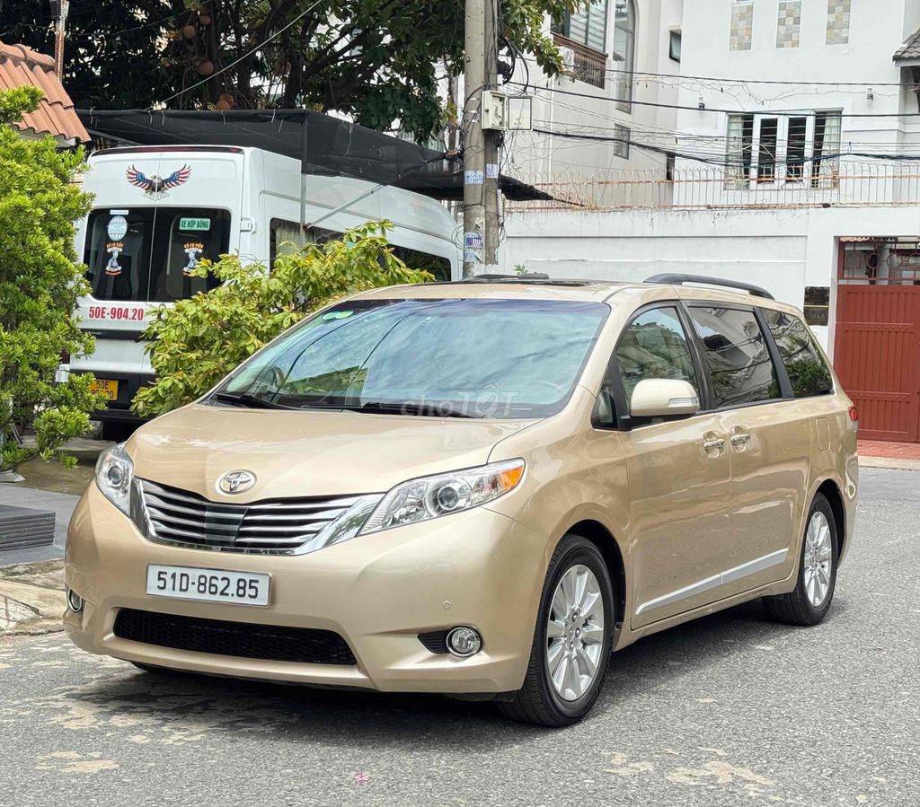 Toyota Sienna 2012 - ảnh 3