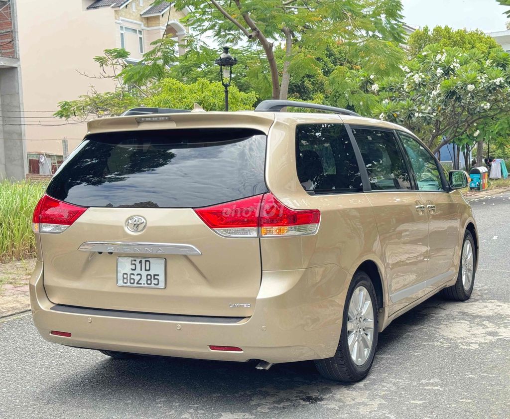 Toyota Sienna 2012 - ảnh 5
