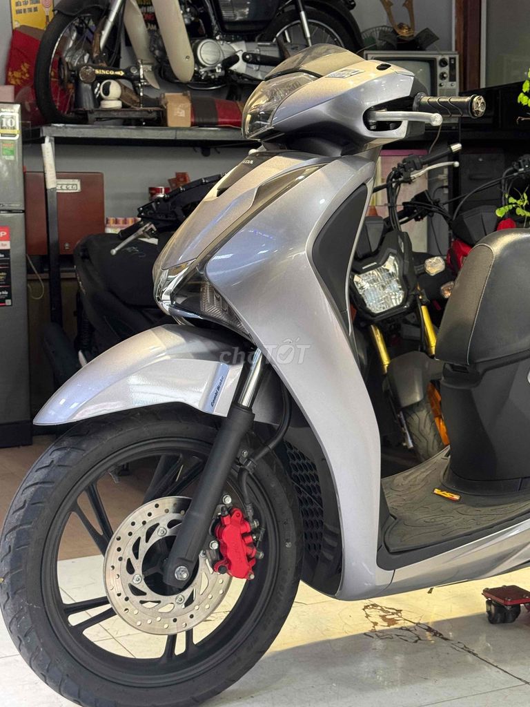 Honda SH 2018 - ảnh 1